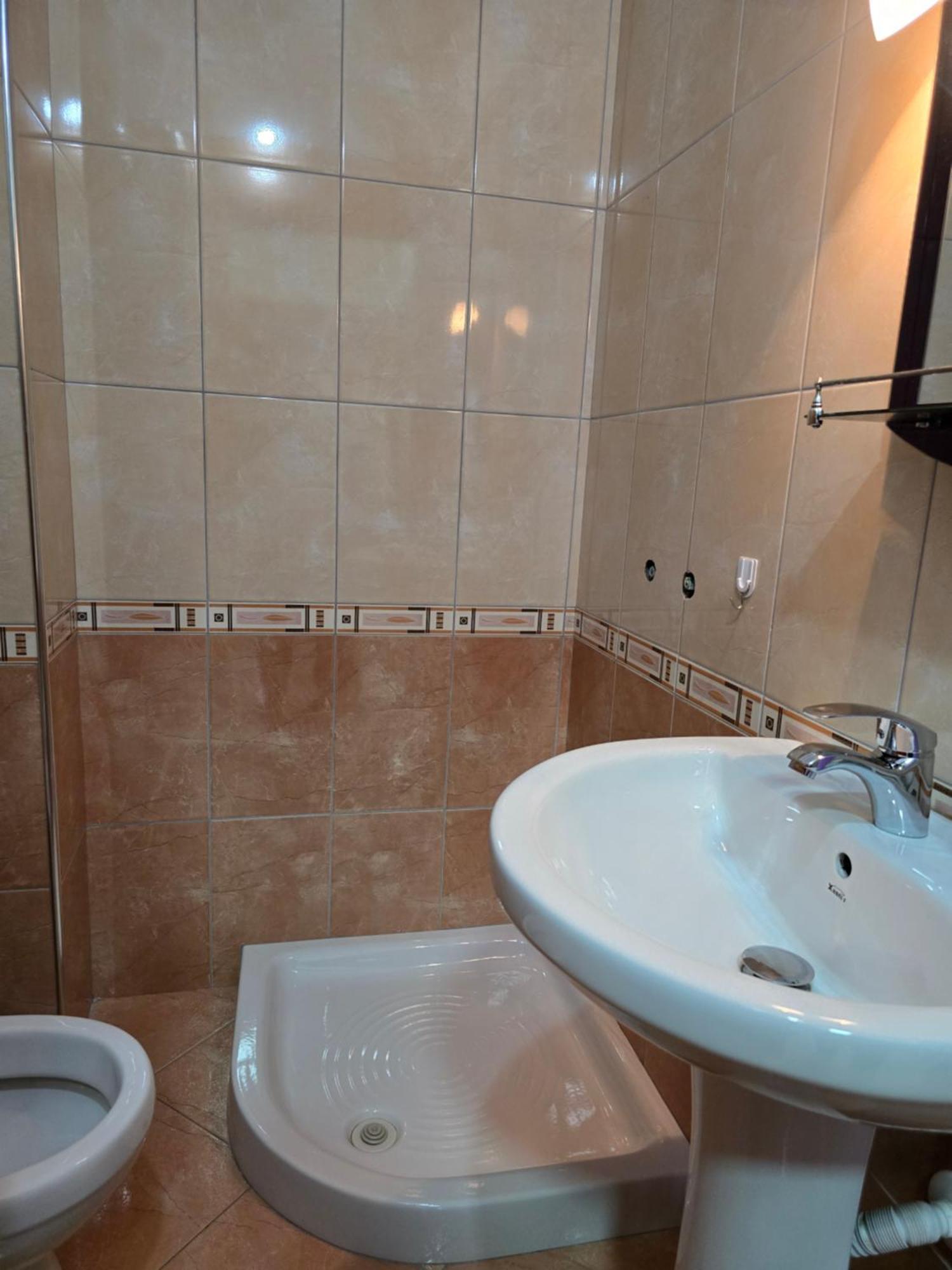 Modern , Quiet , Family Friendly & Fully Furnished Apartment Вльора Екстер'єр фото
