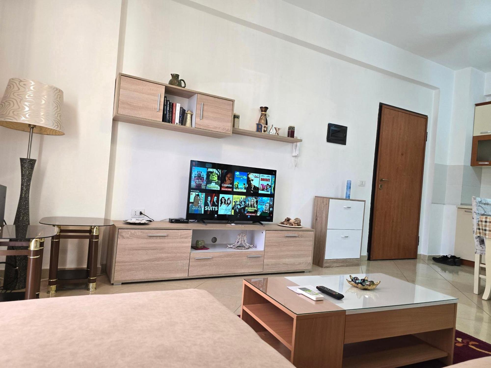 Modern , Quiet , Family Friendly & Fully Furnished Apartment Вльора Екстер'єр фото